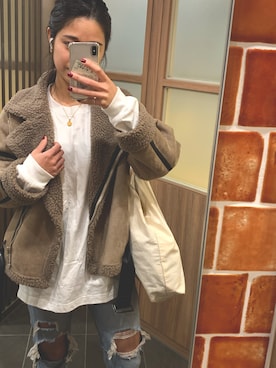 「JUNOAH（ジュノア）のアイテム（ムートンコート）」を使った、しおりさん（レディース・165cm）の冬コーディネート