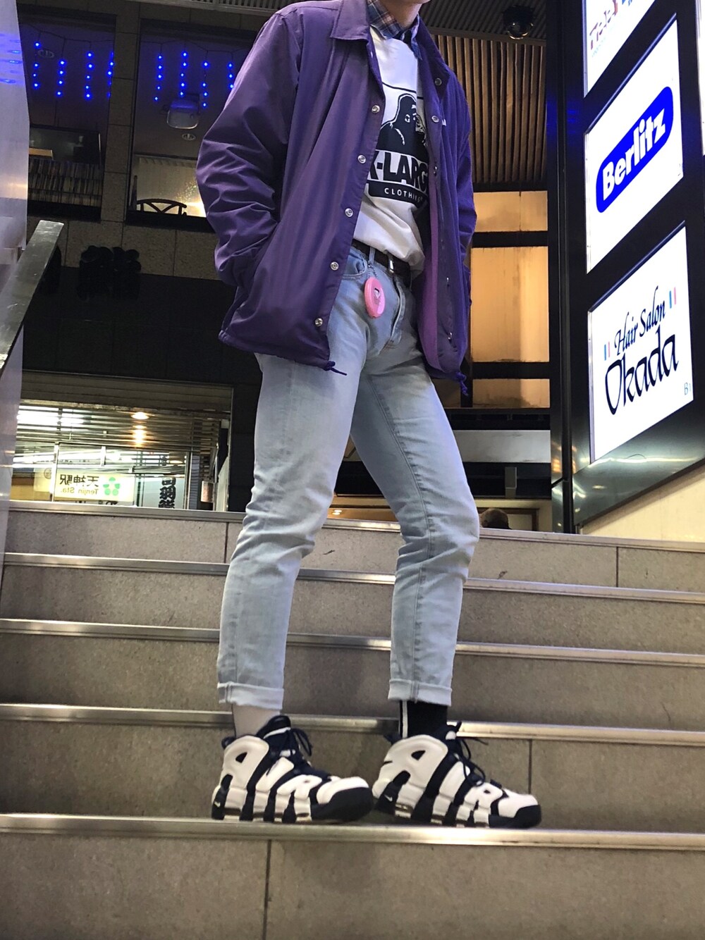 「XLARGE、street、streetstyle、fashion、ootd、photographer、WEAR」｜「XLARGEのEMBROIDERY OG COACHES JACKET（ブルゾン、パープル系）」を使った、うっくんさん（メンズ・170cm）の冬コーディネートの1枚目の写真