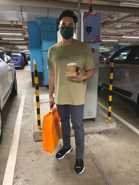 「HUGO BOSS（ヒューゴボス）のアイテム（パンツ）」を使った、Ching Chanさん（メンズ・175cm）の春コーディネート