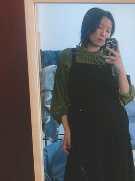 「koe（コエ）のアイテム（ジャンパースカート）」を使った、CCさん（レディース・172cm）の夏コーディネート