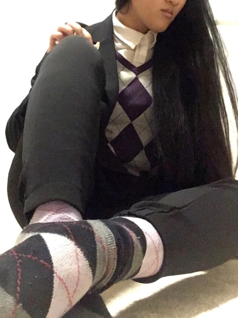 「argyle、business casual、black suit」｜「sonomaのDouble pocketed, Linen（シャツ/ブラウス、ホワイト系）」を使った、パーティさん（レディース・168cm）の春コーディネートの1枚目の写真