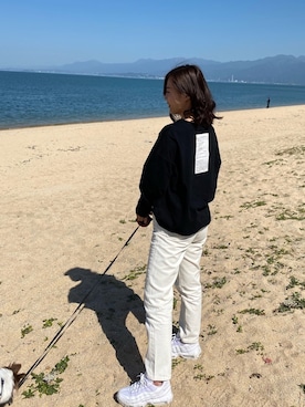 「バックロゴ」｜「アイテム（デニムパンツ）」を使った、nahoさん（レディース・157cm）の秋コーディネート