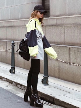 「Acne Studios（アクネストゥディオズ）のACNE STUDIOS SKIN 5 BLACK（デニムパンツ）」を使った、Akaneさん（レディース・163cm）の春コーディネート