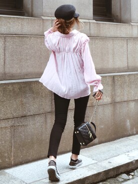 「Acne Studios（アクネストゥディオズ）のACNE STUDIOS SKIN 5 BLACK（デニムパンツ）」を使った、Akaneさん（レディース・163cm）の春コーディネート