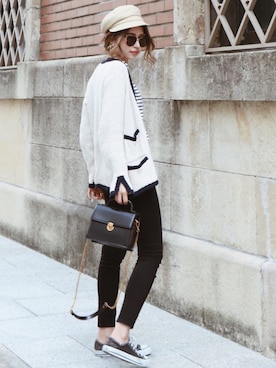 「Acne Studios（アクネストゥディオズ）のACNE STUDIOS SKIN 5 BLACK（デニムパンツ）」を使った、Akaneさん（レディース・163cm）の春コーディネート
