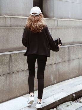 「Acne Studios（アクネストゥディオズ）のACNE STUDIOS SKIN 5 BLACK（デニムパンツ）」を使った、Akaneさん（レディース・163cm）の秋コーディネート