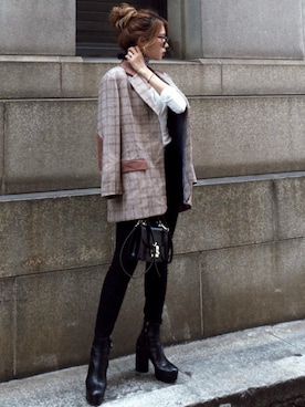 「Acne Studios（アクネストゥディオズ）のACNE STUDIOS SKIN 5 BLACK（デニムパンツ）」を使った、Akaneさん（レディース・163cm）の秋コーディネート