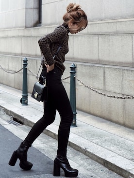 「Acne Studios（アクネストゥディオズ）のACNE STUDIOS SKIN 5 BLACK（デニムパンツ）」を使った、Akaneさん（レディース・163cm）の秋コーディネート