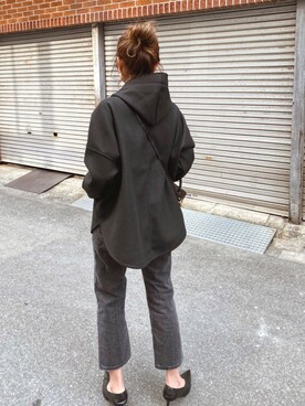 「LE CIEL BLEU（ルシェルブルー）のアイテム（デニムパンツ）」を使った、Akaneさん（レディース・163cm）の春コーディネート
