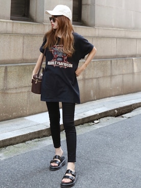 「Acne Studios（アクネストゥディオズ）のACNE STUDIOS SKIN 5 BLACK（デニムパンツ）」を使った、Akaneさん（レディース・163cm）の夏コーディネート