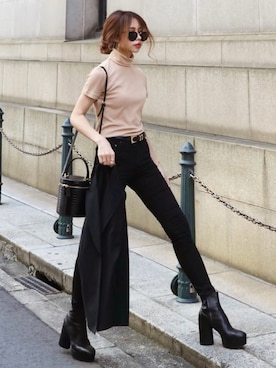 「Acne Studios（アクネストゥディオズ）のACNE STUDIOS SKIN 5 BLACK（デニムパンツ）」を使った、Akaneさん（レディース・163cm）の秋コーディネート
