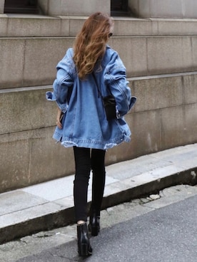 「Acne Studios（アクネストゥディオズ）のACNE STUDIOS SKIN 5 BLACK（デニムパンツ）」を使った、Akaneさん（レディース・163cm）の秋コーディネート