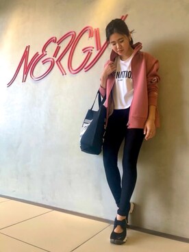 「NERGY（ナージー）のアイテム（バッグ）」を使った、NERGY STAFFさん（レディース・159cm）の春コーディネート