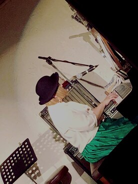 「LIMI feu（リミフゥ）のアイテム（シャツ/ブラウス、ベージュ系）」を使った、Mikako Hathawayさん（レディース・162cm）の秋コーディネート