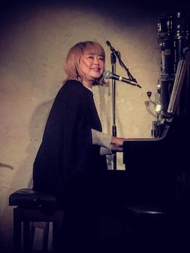 「LIMI feu（リミフゥ）のアイテム（ワンピース、ブラック系）」を使った、Mikako Hathawayさん（レディース・162cm）の春コーディネート