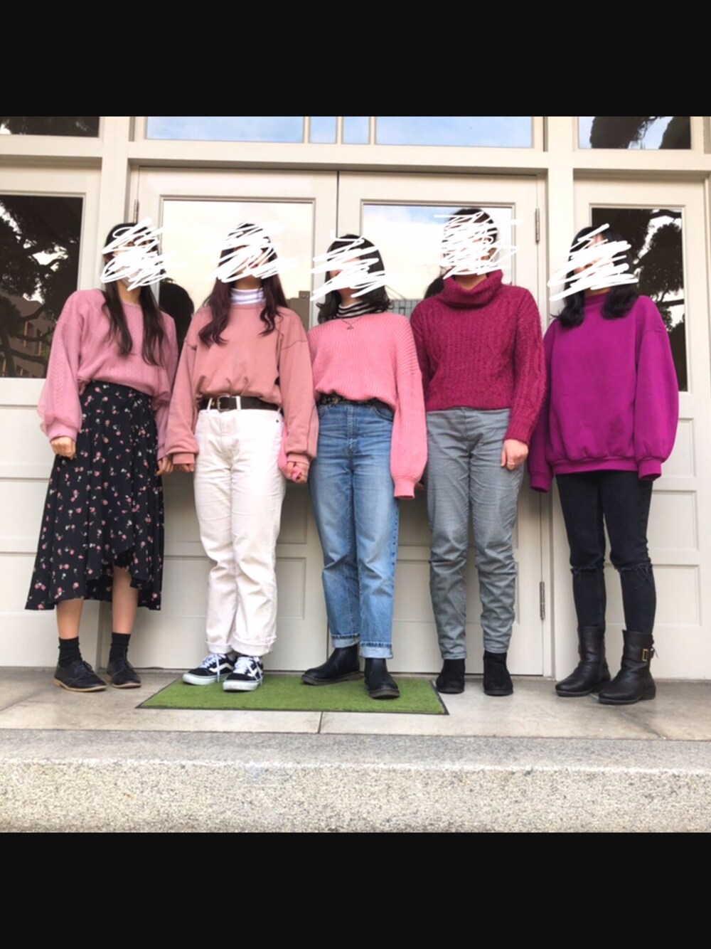 「ピンク、ドレスコード、おそろいコーデ、ニット、トレーナー、デニム、スキニー」｜「💗のアイテム（トップス、ピンク系）」を使った、「ちえちゃんねる」さん（レディース・156cm）の冬コーディネートの1枚目の写真