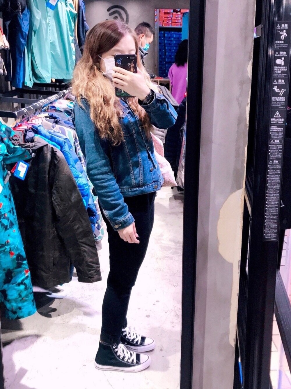 「earth music&ecologyのCOTTON USAデニム(Gジャン) ●（デニムジャケット、ブルー系）」を使った、🍄Gigi🍄さん（レディース・153cm）の冬コーディネートの1枚目の写真