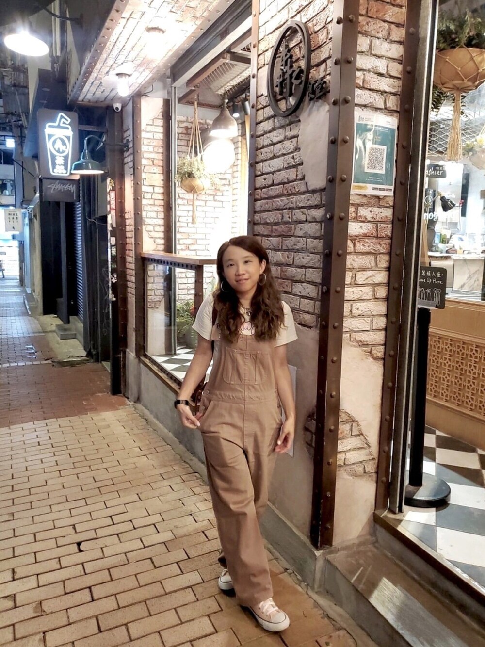 「LOWRYS FARMのカラーデニムオーバーオール　933224（サロペット/オーバーオール、ホワイト系）」を使った、🍄Gigi🍄さん（レディース・153cm）の春コーディネートの1枚目の写真