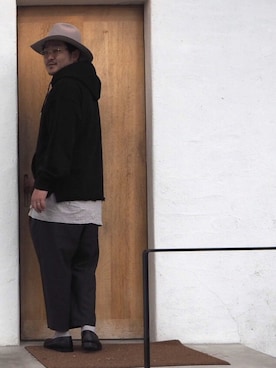 「my beautiful landlet（マイビューティフルランドレット）のアイテム（スラックス）」を使った、Yusuke_Yamazakiさん（メンズ・175cm）の秋コーディネート