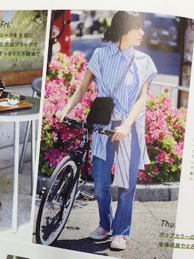 「MIKIO SAKABE（ミキオ サカベ）のアイテム（シャツ/ブラウス、ブルー系）」を使った、百冨友香理さん（レディース・160cm）の春コーディネート