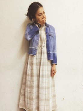 「VINTAGE（ヴィンテージ）のアイテム（シャツワンピース、ベージュ系）」を使った、百冨友香理さん（レディース・160cm）の春コーディネート