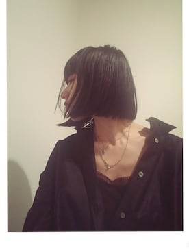 「MIKIO SAKABE（ミキオ サカベ）のアイテム（シャツ/ブラウス、ブラック系）」を使った、百冨友香理さん（レディース・160cm）の秋コーディネート