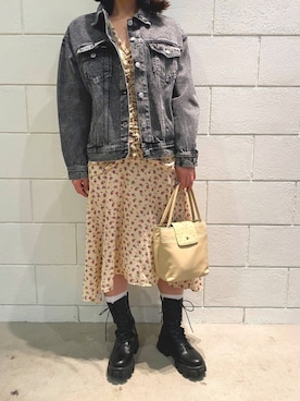 「LOEWE」｜「アイテム（デニムジャケット）」を使った、Thina ☻さん（レディース・158cm）の冬コーディネート