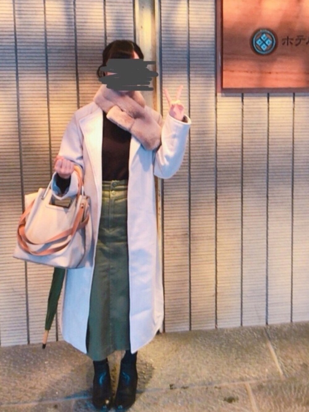 「オトナ女子、福袋コーデ、おしゃれさんと繋がりたい、冬アウター着回しチャレンジ」｜「JEANASISのハイウエストロングタイトスカート/776732（スカート、グリーン系）」を使った、Ayaさん（レディース・163cm）の冬コーディネートの1枚目の写真