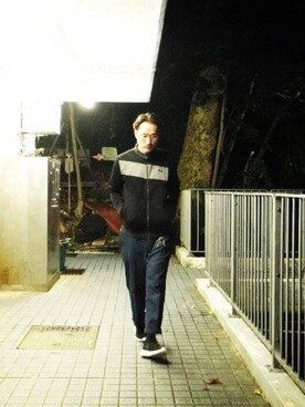 「PUMA（プーマ）のアイテム（ナイロンジャケット）」を使った、jayさん（メンズ・185cm）の冬コーディネート
