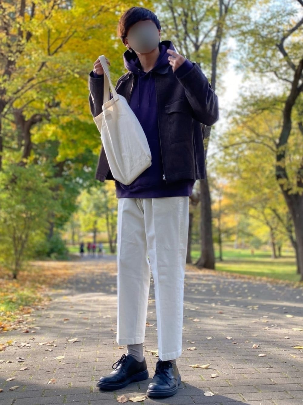「秋服、カジュアル、大人カジュアル、休日スタイル、キレイめ、白パンツ、大人コーデ、GU、UNIQLO、秋コーデ」｜「WYM LIDNMの【WYM LIDNM】RAYON 11W CORDUROY ZIP OUTER SET-UP（ブルゾン、ブラウン系）」を使った、とむらいすさん（メンズ・179cm）の秋コーディネートの1枚目の写真