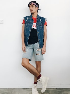 「PULL&BEAR（プルアンドベア）のアイテム（デニムパンツ）」を使った、Alexander Yeungさん（メンズ・174cm）の秋コーディネート