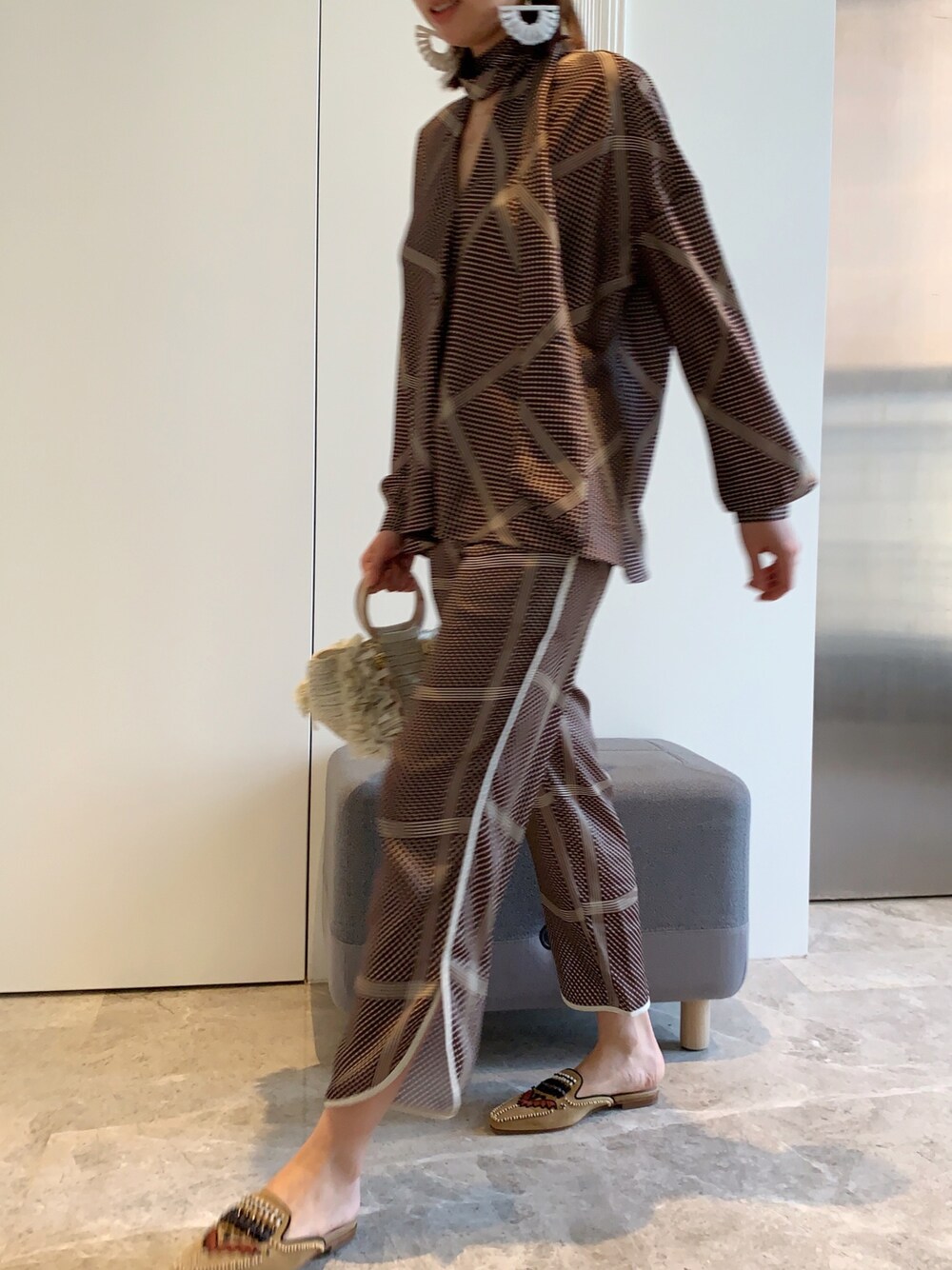 「ootd」｜「MAISON JEJIAのアイテム（シャツ/ブラウス、ブラウン系）」を使った、JUNESHANさん（レディース・166cm）の春コーディネートの1枚目の写真