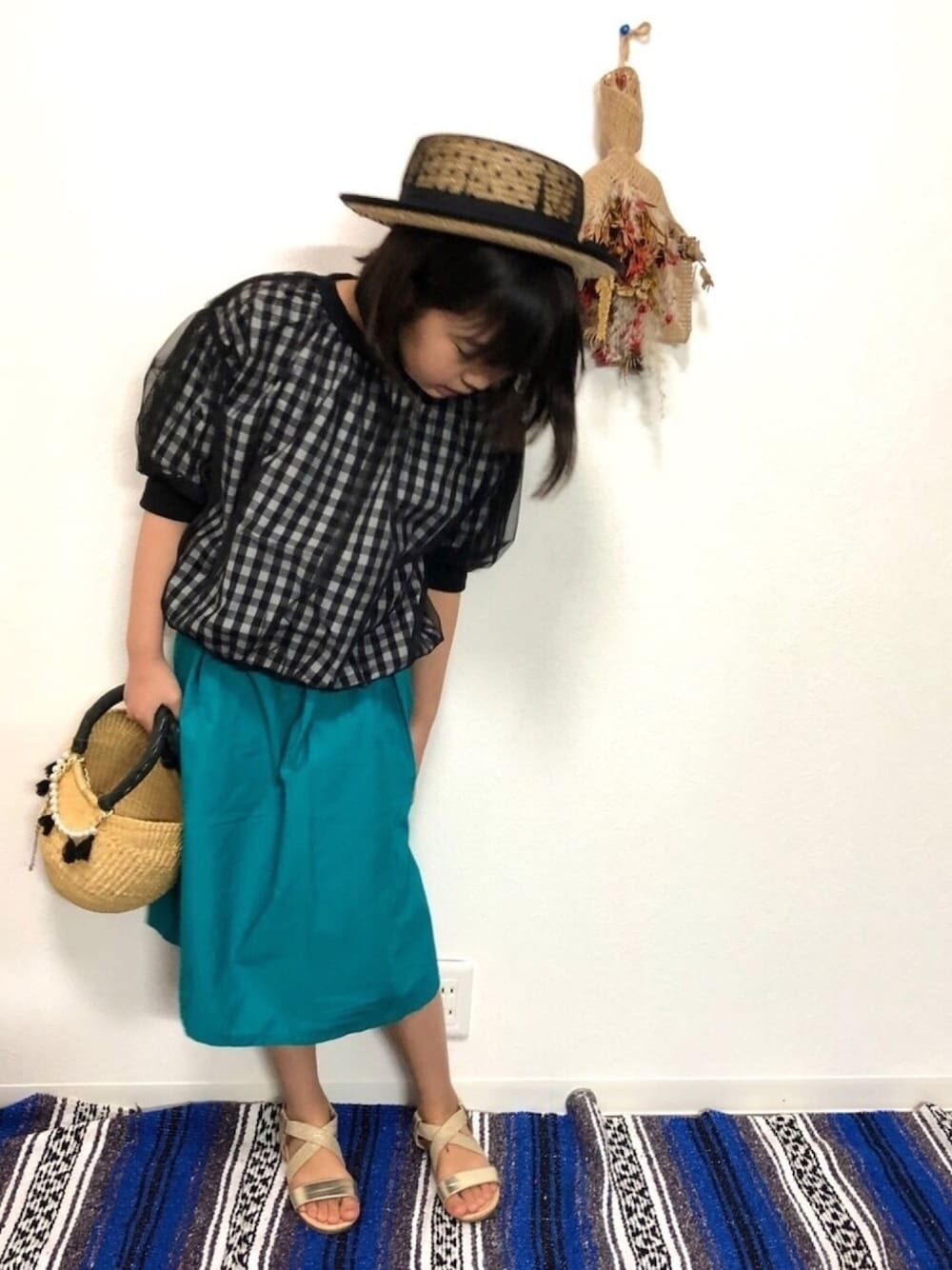 「おうちファッション、キッズファッション、春コーデ、シンプルコーデ、girl、グリーン、チェック、チュール、麦わら帽子、ハット」｜「maarookの[90-150]ギンガムチュールプルオーバー（その他トップス、ブラック系）」を使った、★COCO☆さん（キッズ・135cm）の春コーディネートの1枚目の写真
