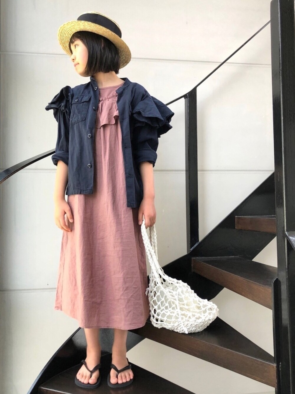 「ワンピース、春夏コーデ、キッズコーデ、くすみピンク、くすみカラー、ビーチサンダル、カンカン帽、休日スタイル、カジュアルコーデ、夏コーデ」｜「Granny Branketのアイテム（ワンピース、ピンク系）」を使った、★COCO☆さん（キッズ・136cm）の春コーディネートの1枚目の写真