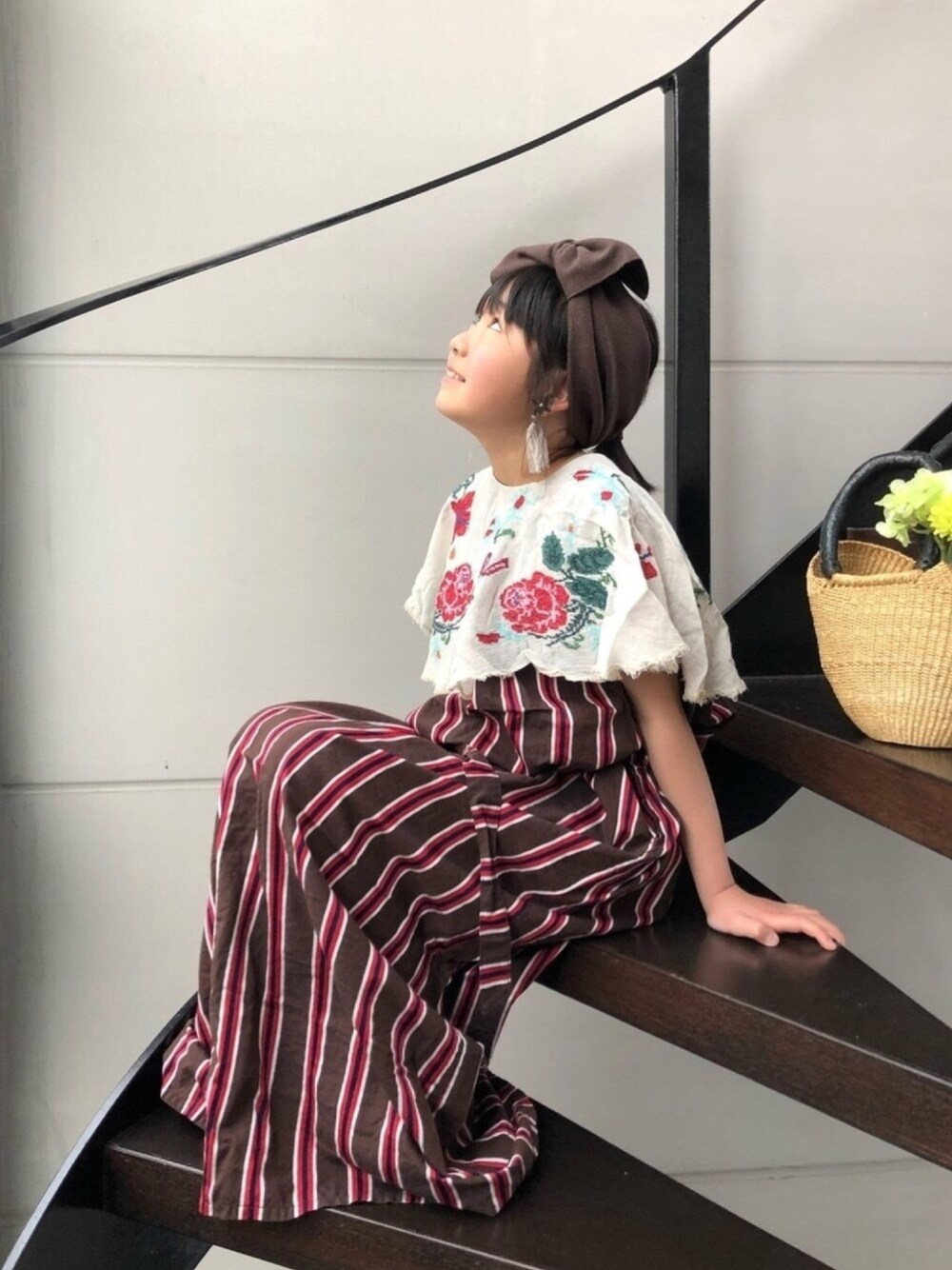 「キッズファッション、ワンピース、ストライプ、休日スタイル、ゆるコーデ、おうちファッション、キッズコーデ、リラックススタイル、おうちスタイル、ロングスカート」｜「GO TO HOLLYWOODのアイテム（ワンピース/ドレス、ブラウン系）」を使った、★COCO☆さん（キッズ・136cm）の春コーディネートの1枚目の写真