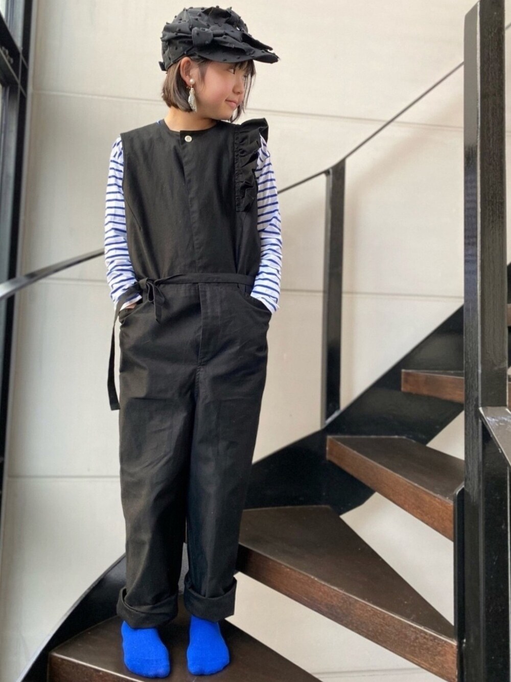 「休日スタイル、ボーダー、カバーオール、キャップ、春コーデ、カジュアルコーデ、ブルー、ブラックコーデ、ストリート、オールインワン」｜「frankygrowのアイテム（キャップ、ブラック系）」を使った、★COCO☆さん（キッズ・140cm）の冬コーディネートの1枚目の写真