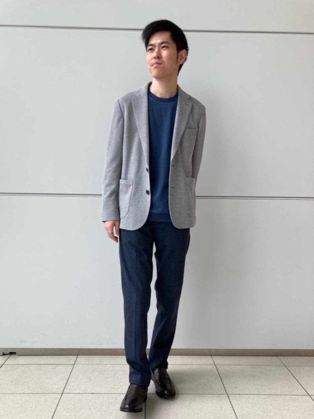 「ジャケット、シューズ、ビジネス、ぱんつ」｜「green label relaxingのSC GLR レザー ローファー V2（ローファー、ブラウン系）」を使った、iwasaki_tさん（メンズ・175cm）の秋コーディネートの1枚目の写真