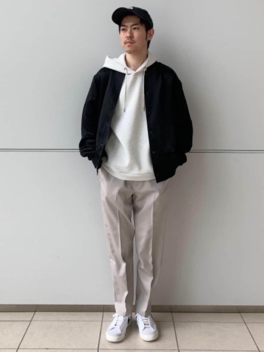 「スニーカー、リラックス、ストリート、ベーシック/トラッド、ぱんつ、□Mお悩み別 / ほっそり」｜「THE NORTH FACEの＜ THE NORTH FACE（ザ ノースフェイス） ＞ バーブキャップ（キャップ、ブラック系）」を使った、iwasaki_tさん（メンズ・175cm）の冬コーディネートの1枚目の写真