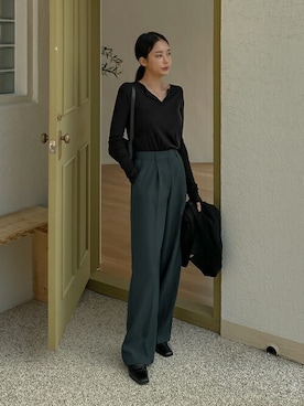 「ファッションの力を信じよう」｜「アイテム（スラックス）」を使った、SECRET LABELさん（レディース・162cm）の冬コーディネート