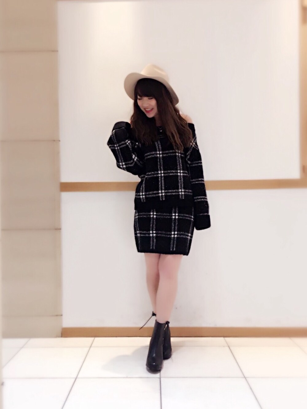 「CECIL McBEEのアイテム（セットアップ、ブラック系）」を使った、なっぽさん（レディース・156cm）の冬コーディネートの1枚目の写真