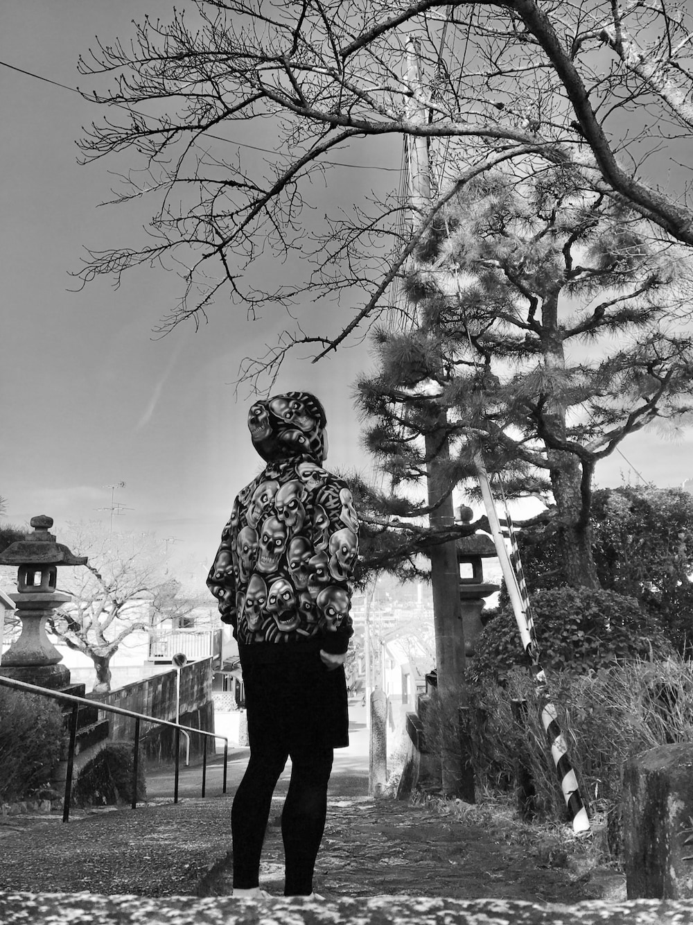 「春コーデ、カジュアルコーデ、street、supreme、FCRB、派手」｜「Supreme のアイテム（パーカー、その他）」を使った、P-Y-U-N-T-Aさん（メンズ・165cm）の春コーディネートの1枚目の写真