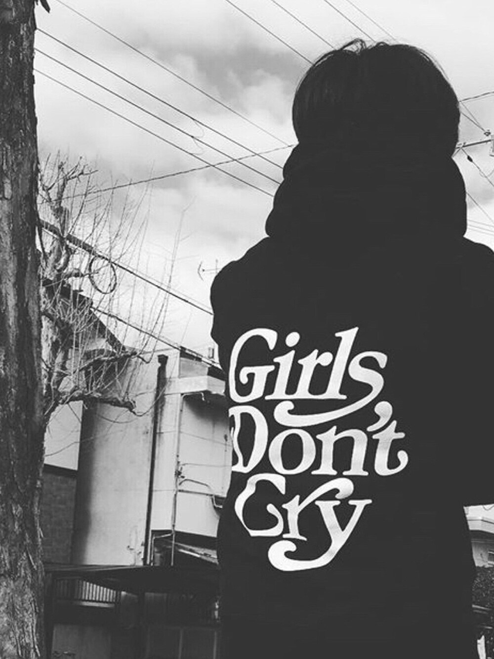 「girlsdontcry、VERDY、リラックススタイル、ストリート、wasted youth、Girls don't cry」｜「verdyのアイテム（パーカー、ブラック系）」を使った、P-Y-U-N-T-Aさん（メンズ・165cm）の春コーディネートの1枚目の写真