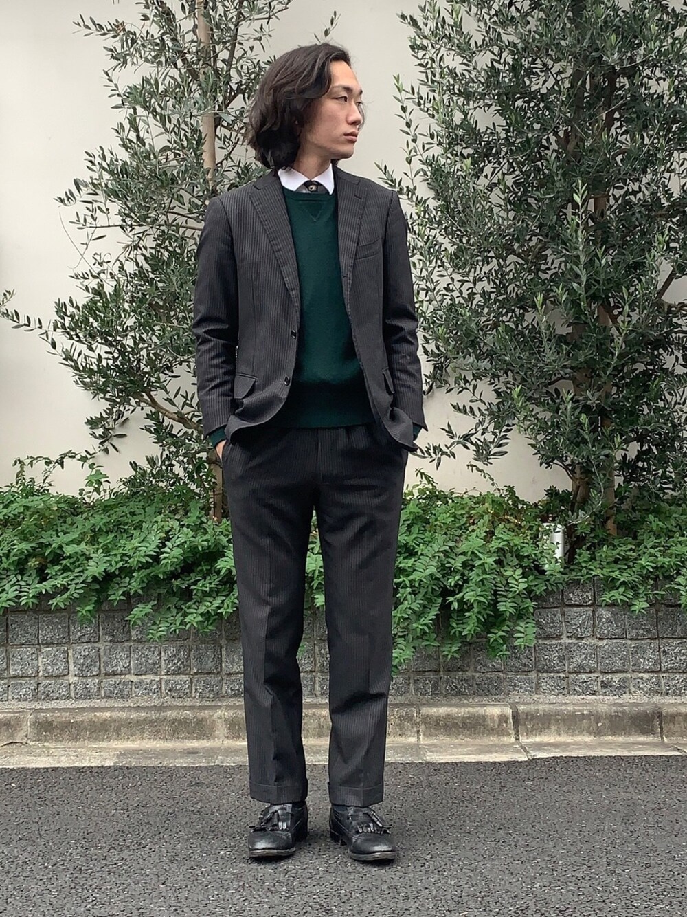 「スーツスタイル、黒、ドレス、GIORGIO ARMANI、church's、オトナカジュアル」｜「International Gallery BEAMSのアイテム（スーツセット、ブラック系）」を使った、Yoheiさん（メンズ・175cm）の冬コーディネートの1枚目の写真