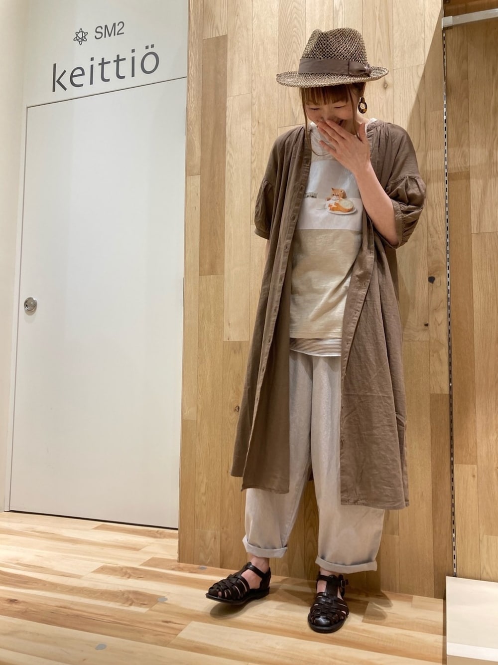 「これが私をアゲる服、オトナカジュアル、パンツコーデ、ワントーンコーデ、カジュアル、サマンサ モスモス(Samansa Mos2)、SM2、Samansa Mos2、イオンモールとなみ、オトナ女子」｜「Samansa Mos2の接触冷感バルーンスリーブギャザーワンピース（ワンピース、グレー系）」を使った、タブンネさん（レディース・167cm）の春コーディネートの1枚目の写真