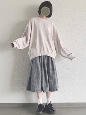 「消えそうな色コーデ」｜「アイテム（スウェット）」を使った、sonさん（レディース・164cm）の春コーディネート