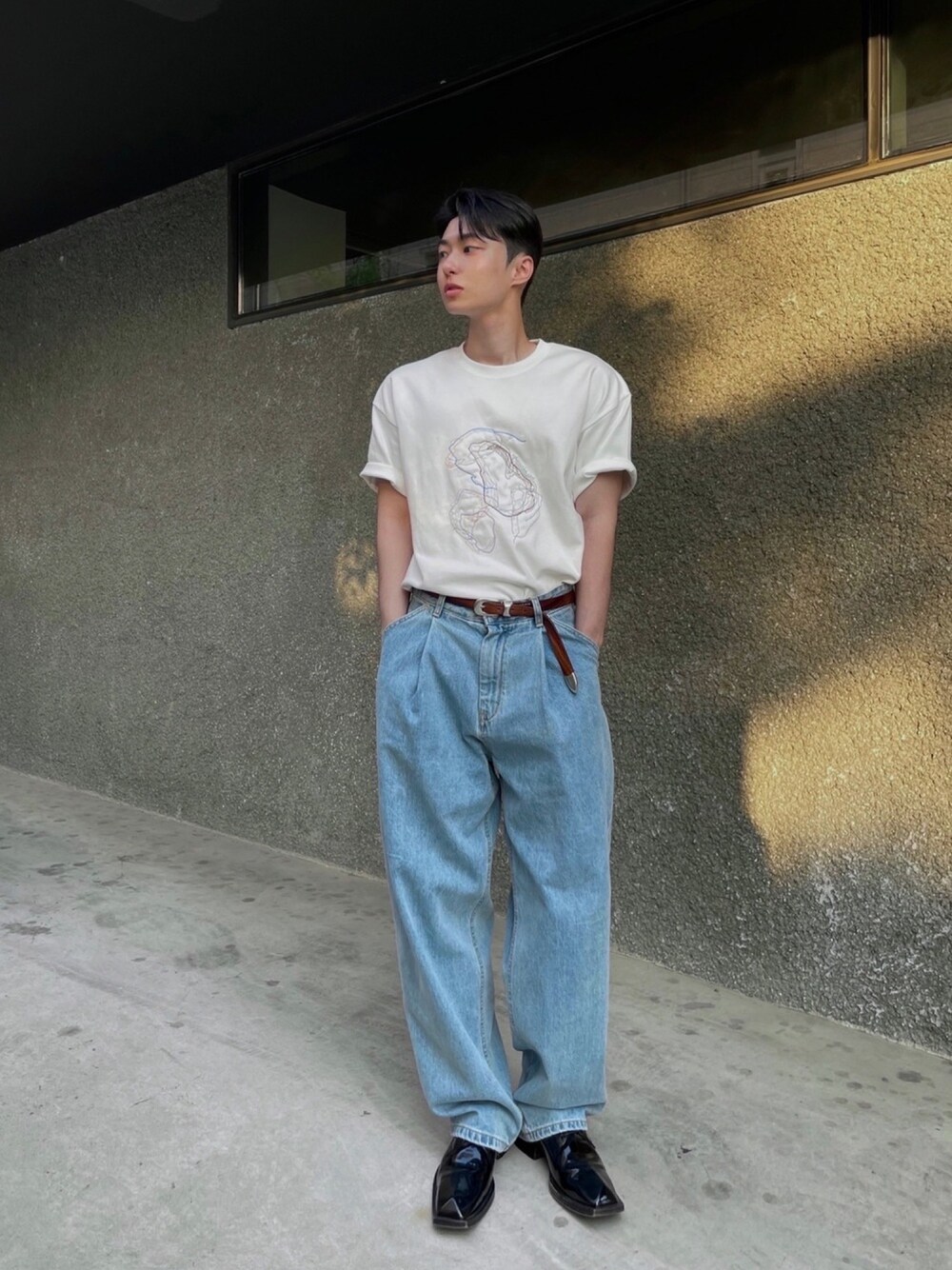 「minimal、summer、fashion、korea style、fashion blogger、martinerose、anderssonbell、ourlegacy」｜「MARTINE ROSEのアイテム（シューズ、ブラック系）」を使った、박민준さん（メンズ・172cm）の春コーディネートの1枚目の写真