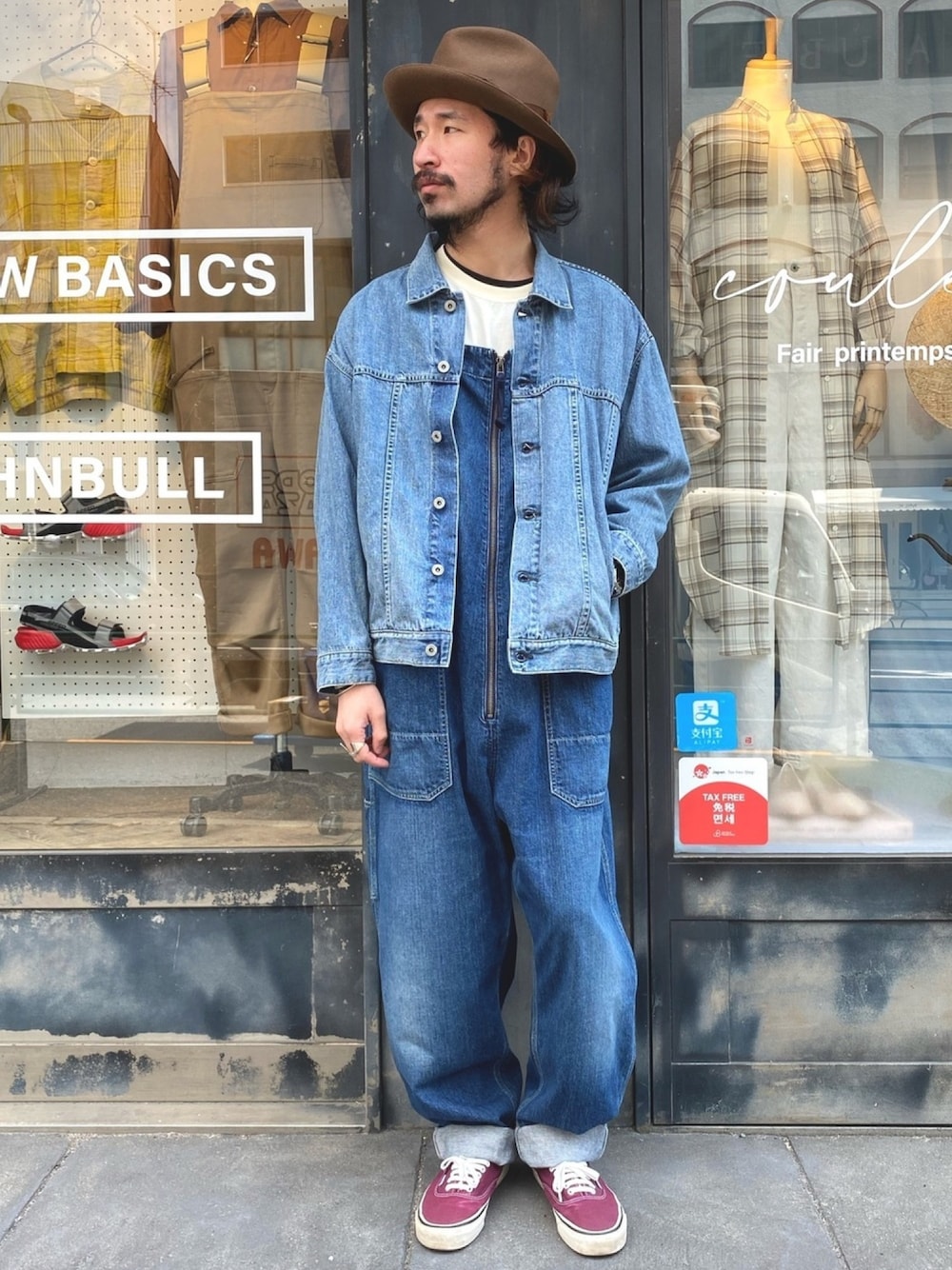 「johnbull、Johnbull Private labo、ジョンブル、ジョンブル　プライベート　ラボ(Johnbull Private labo)、デニム、ジージャン、オーバーオール、サロペット、デニムオンデニム、春コーデ」｜「Johnbull Private laboのアイテム（デニムジャケット、ブルー系）」を使った、dasさん（メンズ・176cm）の春コーディネートの1枚目の写真