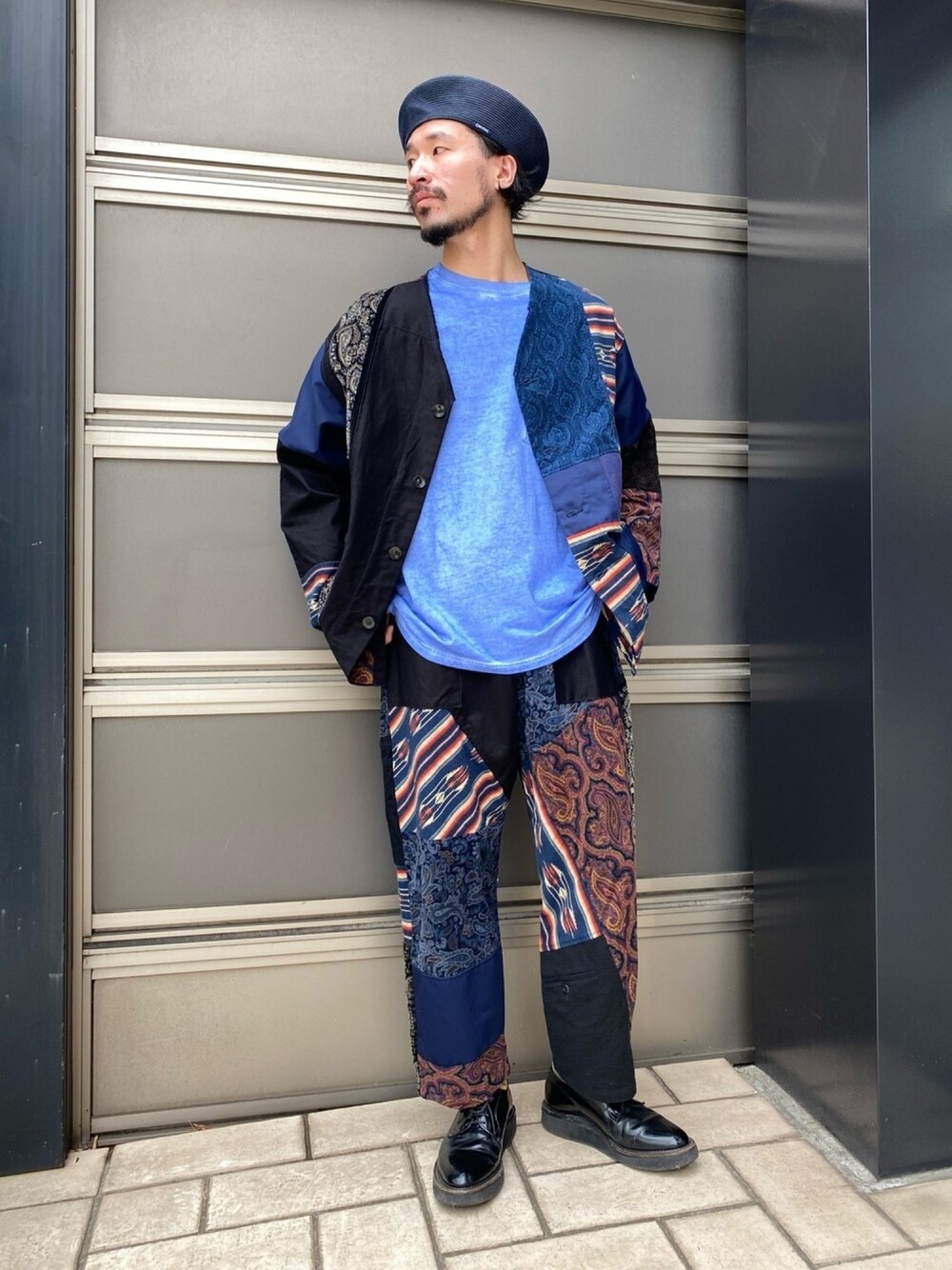 「johnbull、Johnbull Private labo、ジョンブル、ジョンブル　プライベート　ラボ(Johnbull Private labo)、セットアップ、パッチワーク、ノーカラージャケット、ワイドパンツ、ネイビー、私の推しブランド」｜「JohnbullのトラビスロングスリーブポケットTシャツ（Tシャツ/カットソー、ブルー系）」を使った、dasさん（メンズ・176cm）の冬コーディネートの1枚目の写真
