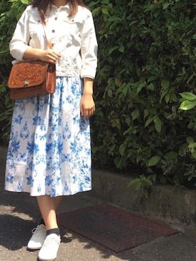 「ブルー x ホワイト」｜「アイテム（デニムジャケット）」を使った、hanaさん（レディース・157cm）の春コーディネート