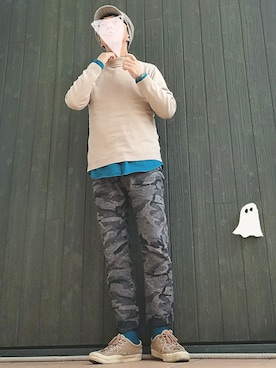 「迷彩パンツ」｜「アイテム（ニット/セーター）」を使った、いんちょ。さん（メンズ・167cm）の春コーディネート